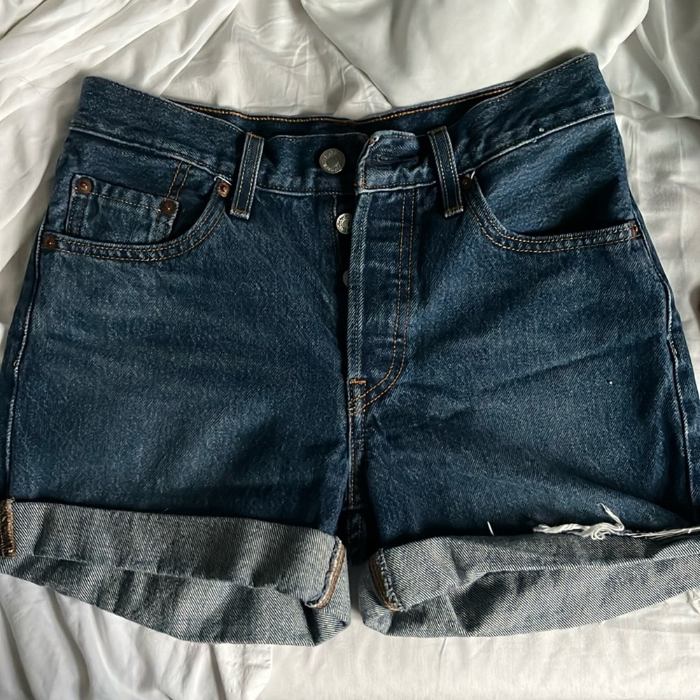 Levi’s High Waisted Dark Denim Jean Shorts Size 24 Button Up
